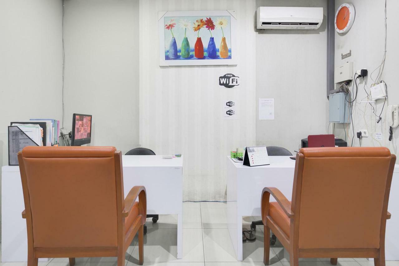 Reddoorz At Siwalankerto Surabaya Hotel Luaran gambar